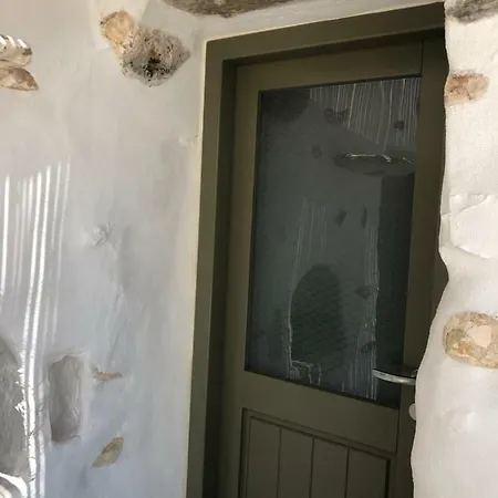 Eleonas Villas, Near Lolantonis * باروس
